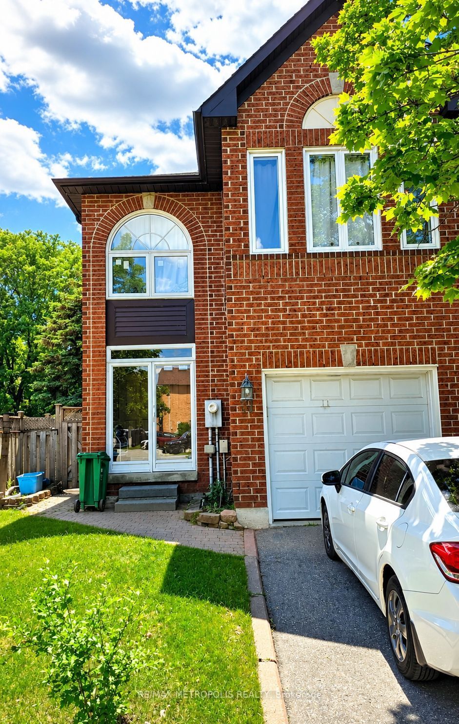 31 Goldenlight Circle, Brampton, ON, L6X 4N6