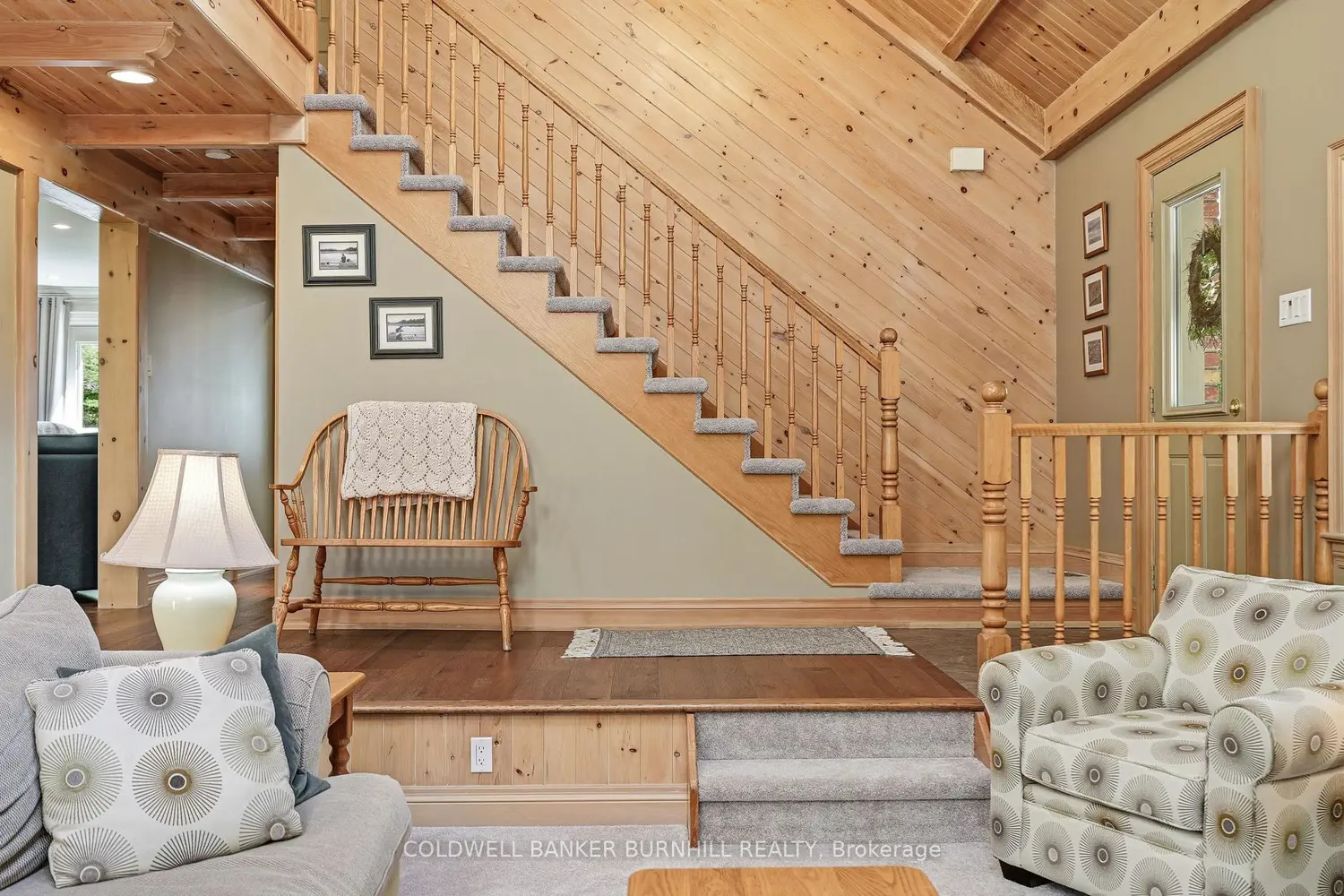 1811 Old Waterdown Road photo 4