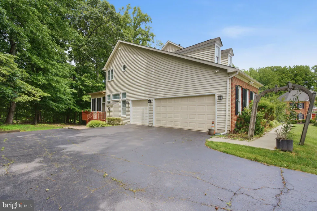 2002 Gresham Lane, Davidsonville, MD 21035