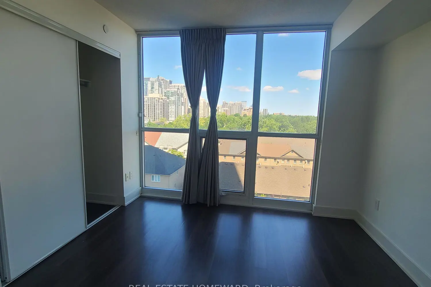 88 Sheppard Avenue 808 photo 3