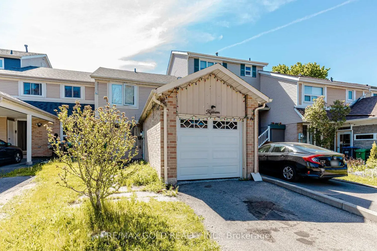 15 Courtleigh Square photo 3