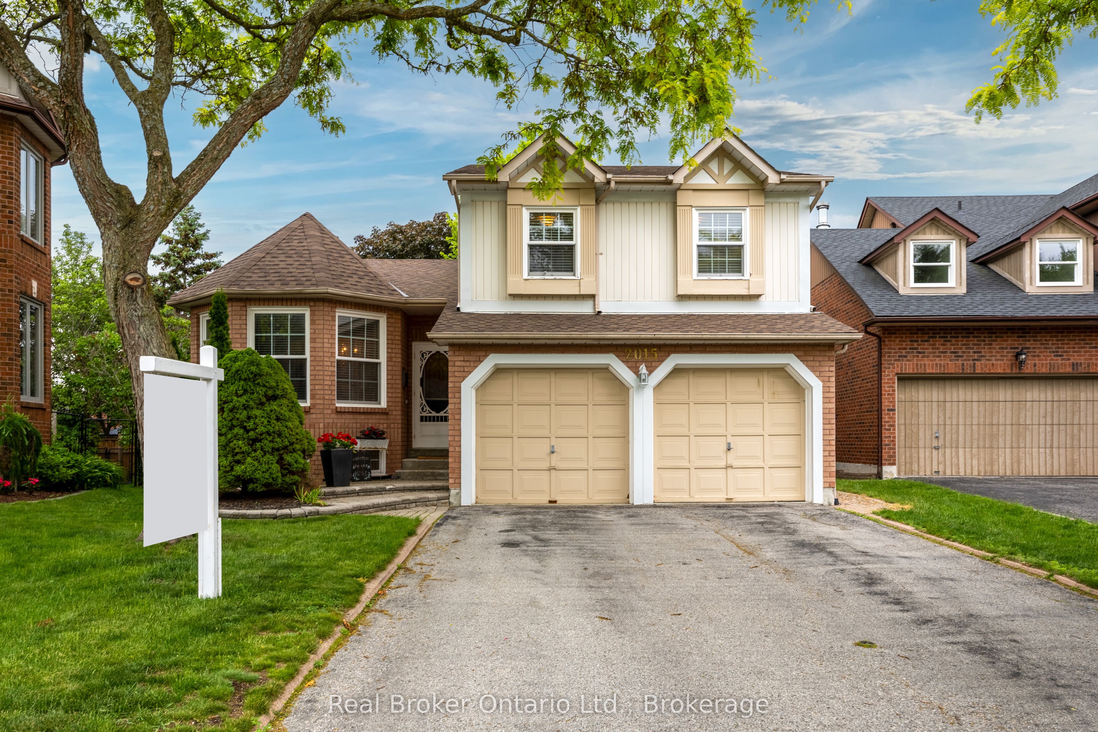 2015 Blairwood Court, Pickering, ON, L1X 2S3
