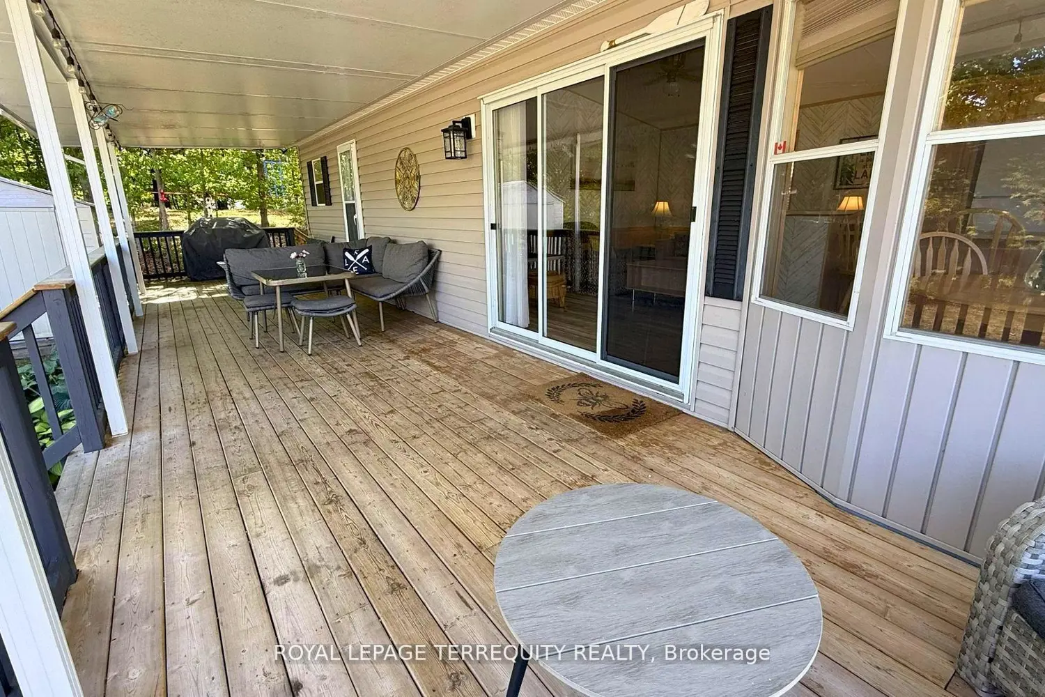 328 Rockview photo 5