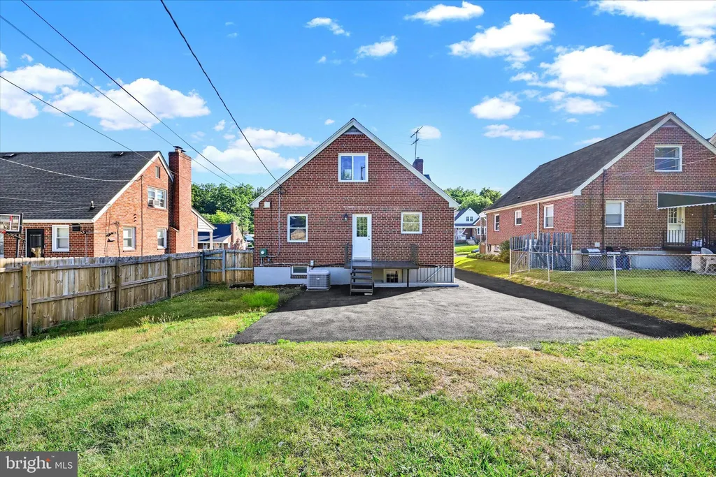19 Belhaven Drive, Nottingham, MD 21236