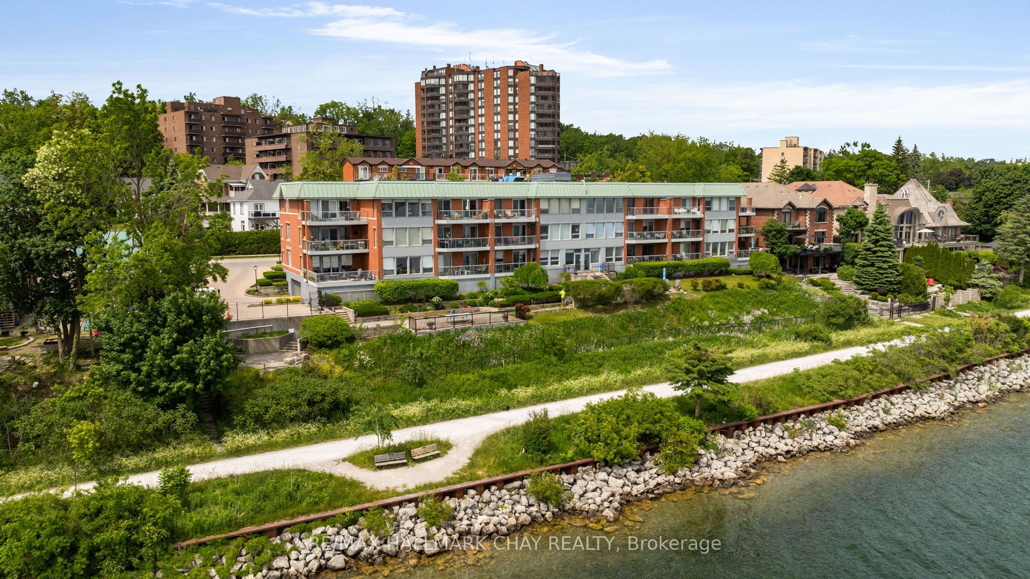 103-21 Kempenfelt Drive, Barrie, ON, L4M 1B8