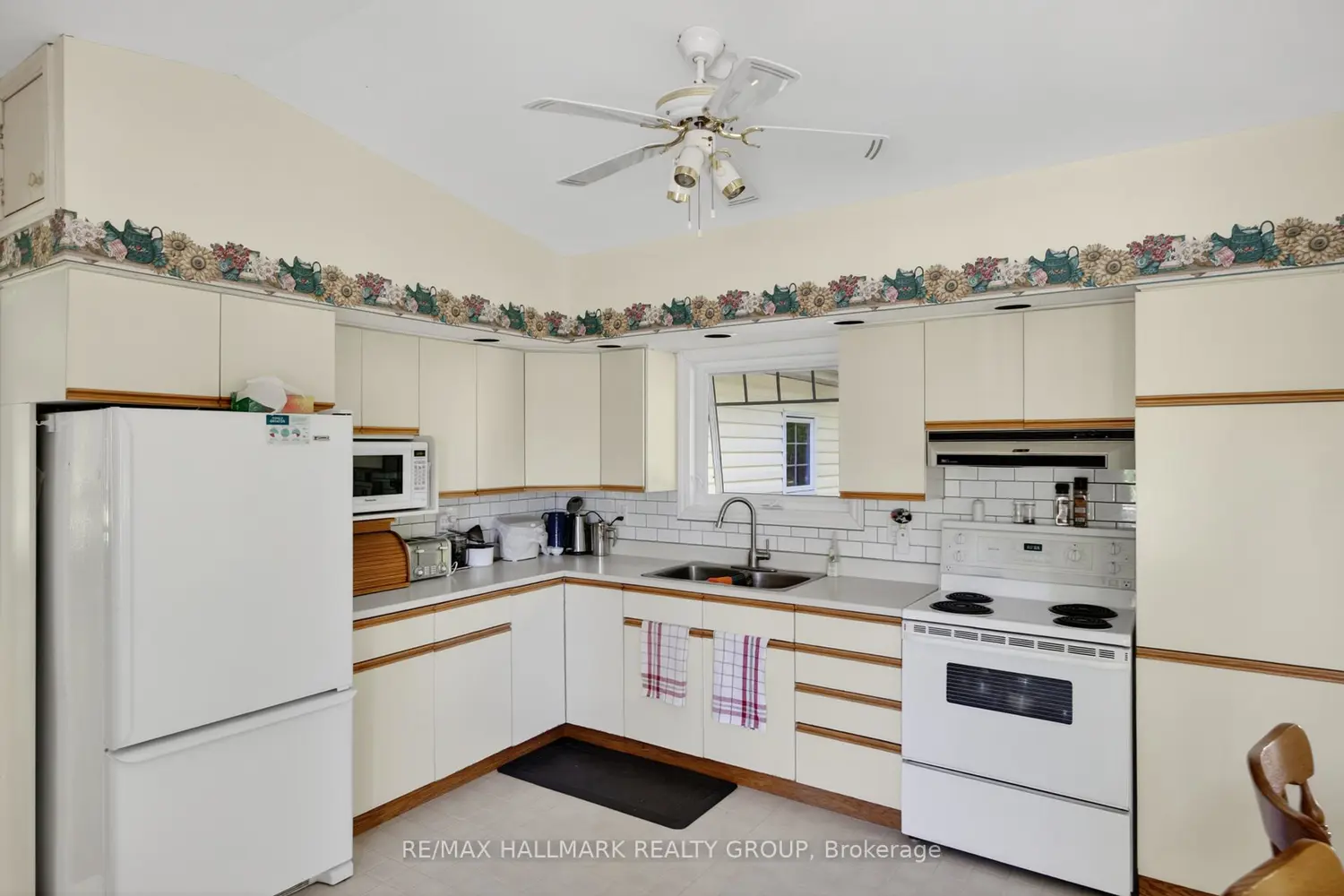 2432 Bathurst 2Nd Concession photo 5
