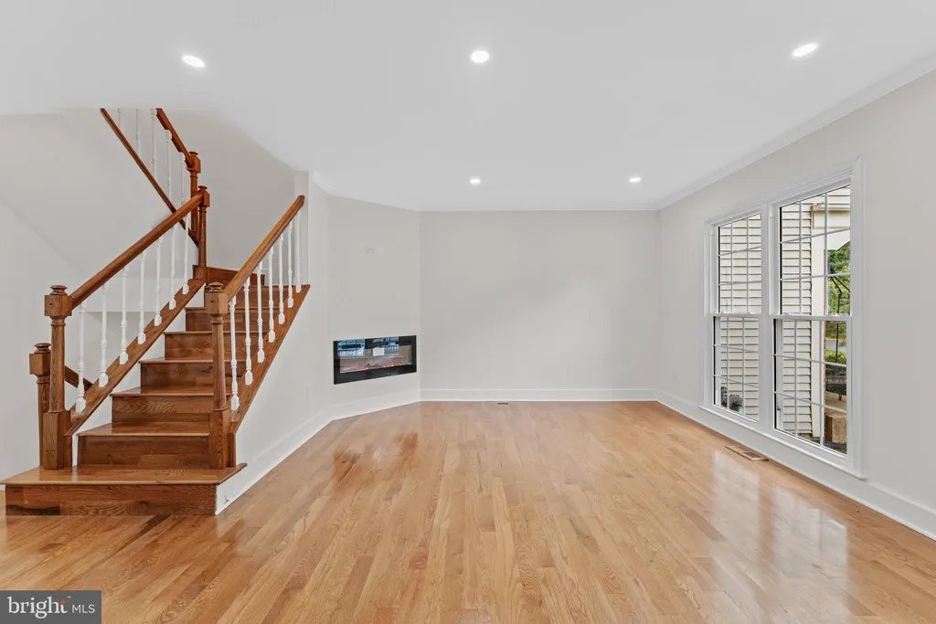 671 Concerto Lane, Silver Spring, MD 20901 photo 4