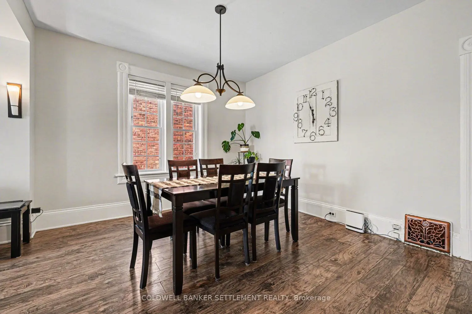 88 Russell Street photo 5
