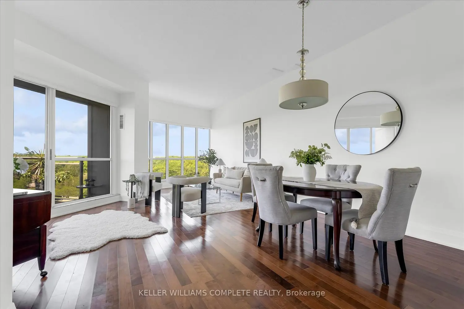 2511 Lakeshore Road 811