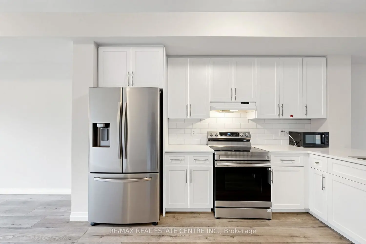 720 Grey , Street 55 photo 4