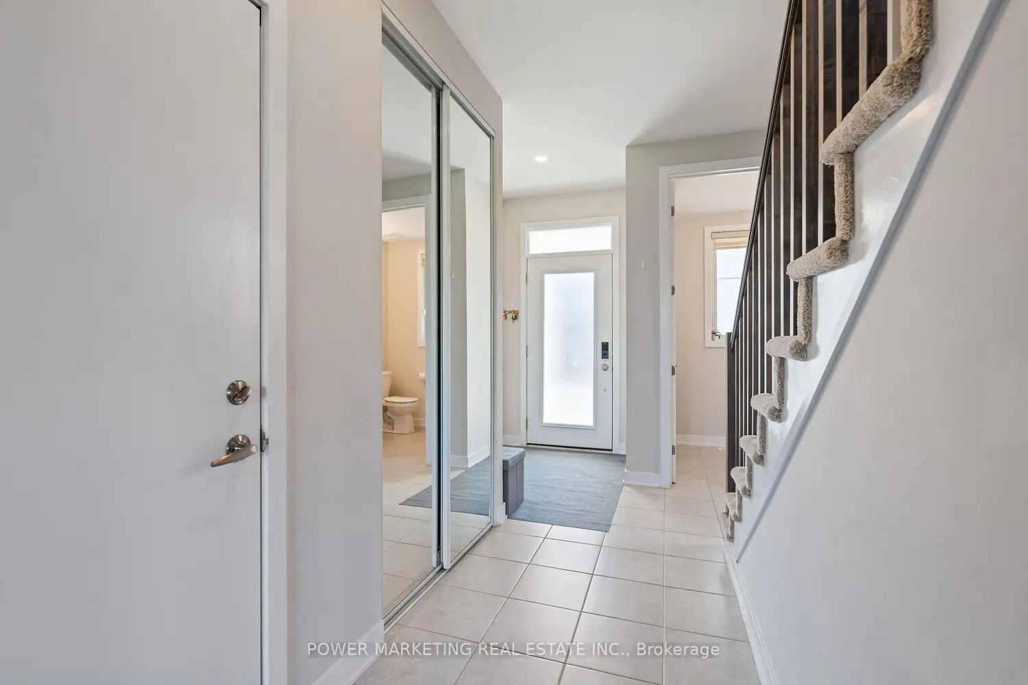 129 Hackamore Crescent photo 3