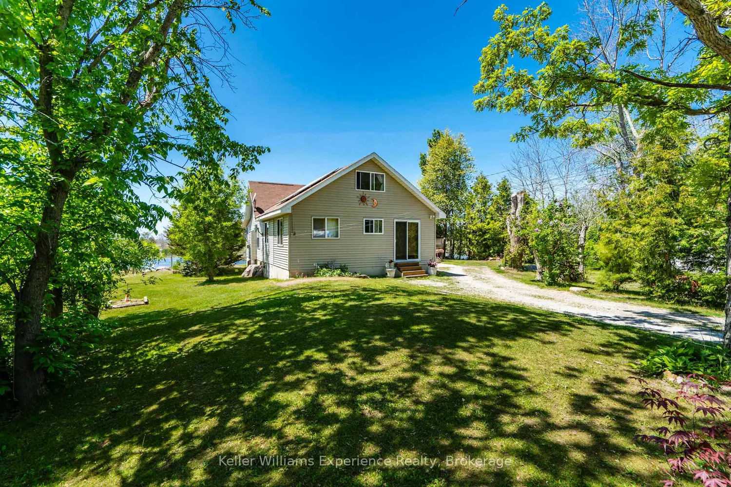 111 Evergreen Lane photo 2