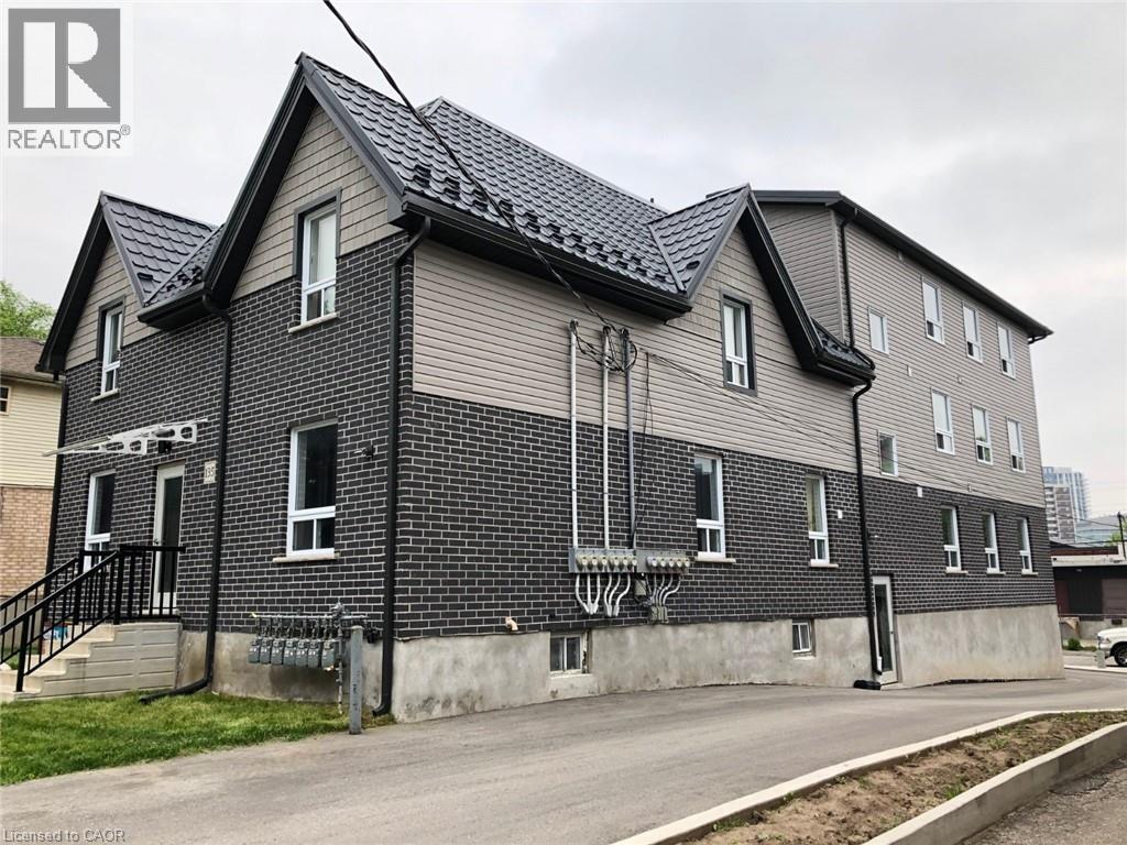11-135 Wellington Street North, Kitchener, ON, N2H5J9