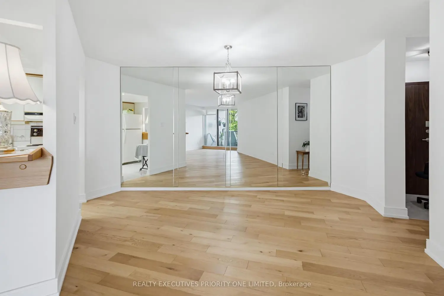 7811 Yonge Street 308
