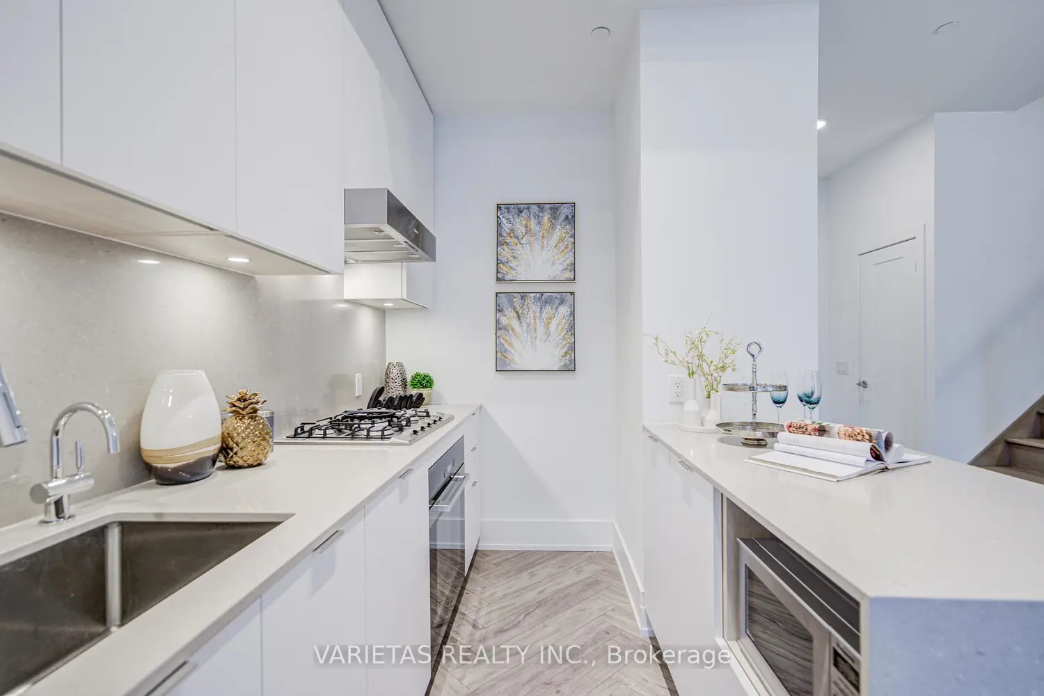 9 Clegg Road 101 photo 3