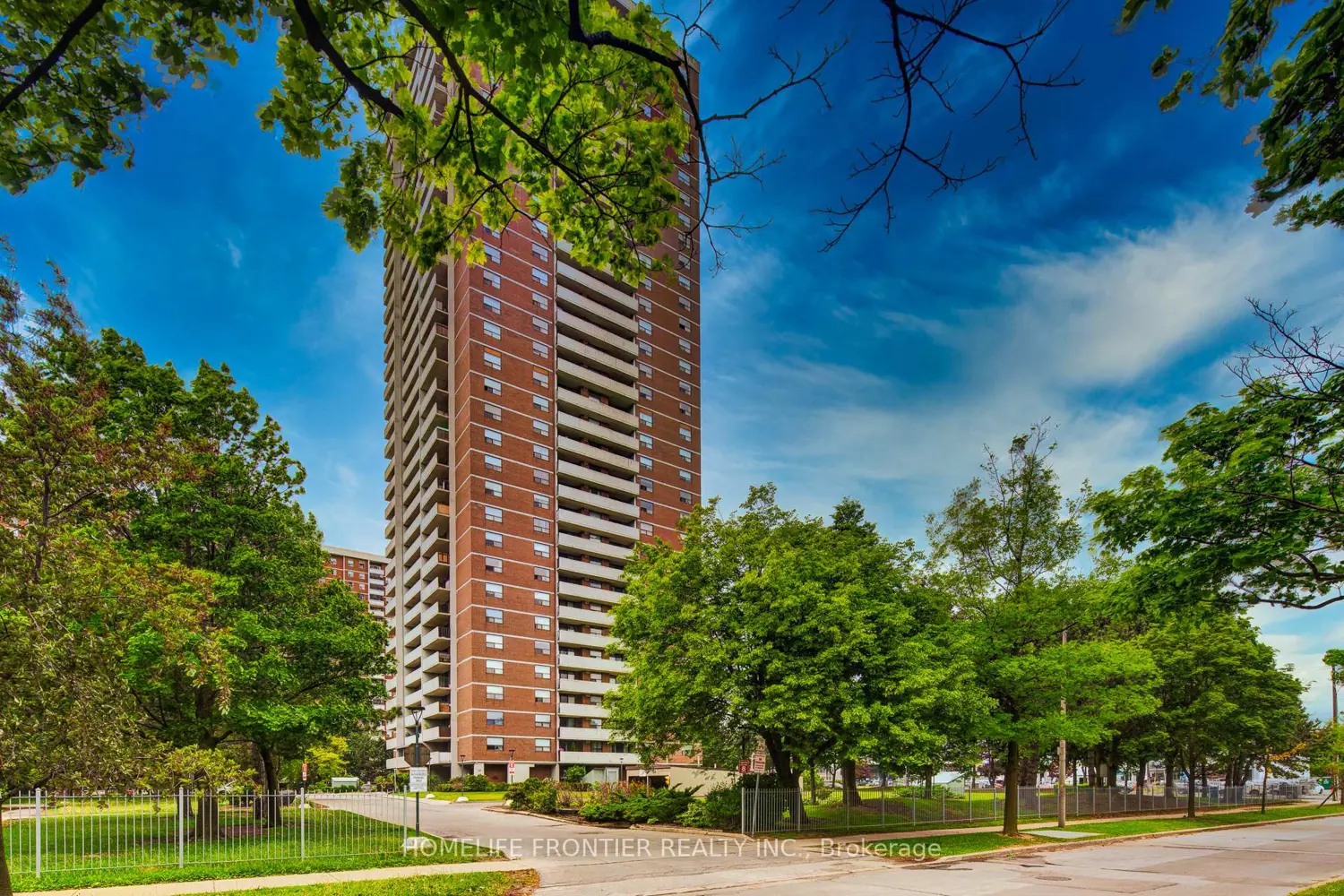 10 Tangreen Court 608