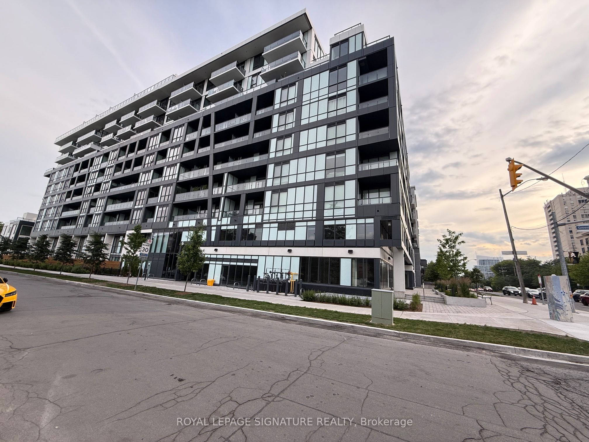 529-6 Greenbriar Road, Toronto, ON, M2K 1H5