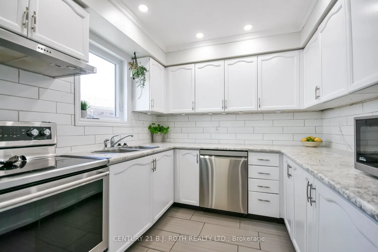 24 Pae Drive photo 4
