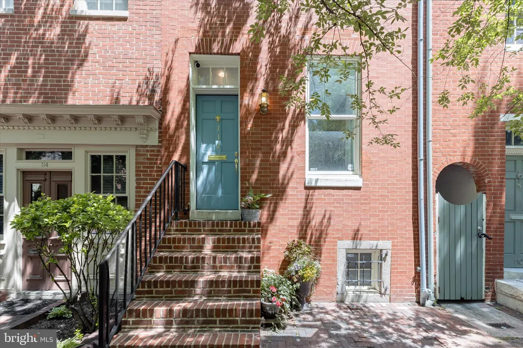 112 W Lee Street, Baltimore, MD 21201 photo 2