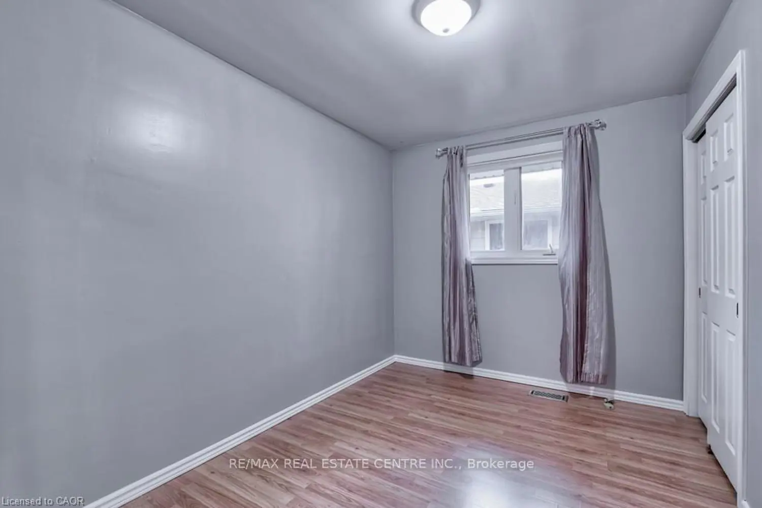 525 Fallingbrook Drive photo 4