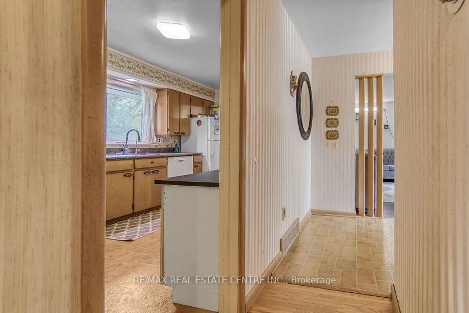 314 Strathcona Drive photo 4