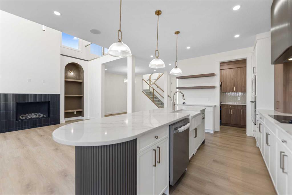 59 Walcrest View, Calgary, AB, T2X 4G3