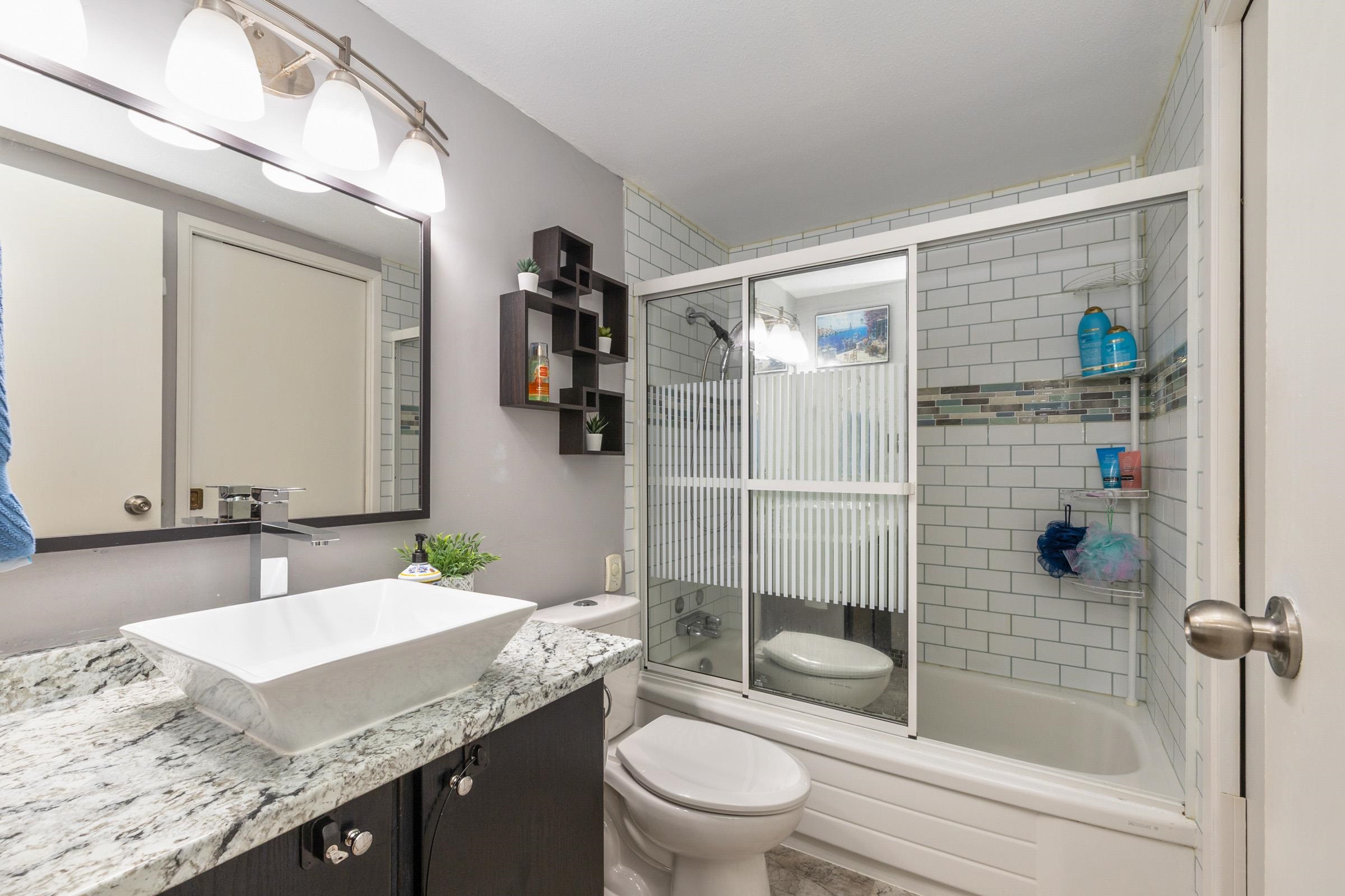 112-6105 Kingsway , Burnaby, BC, V5J 5C7 photo 5