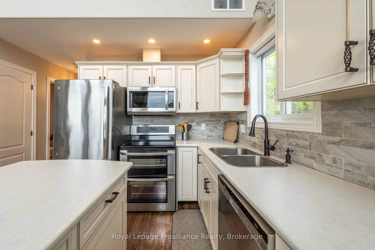 75 Houston Lane photo 3
