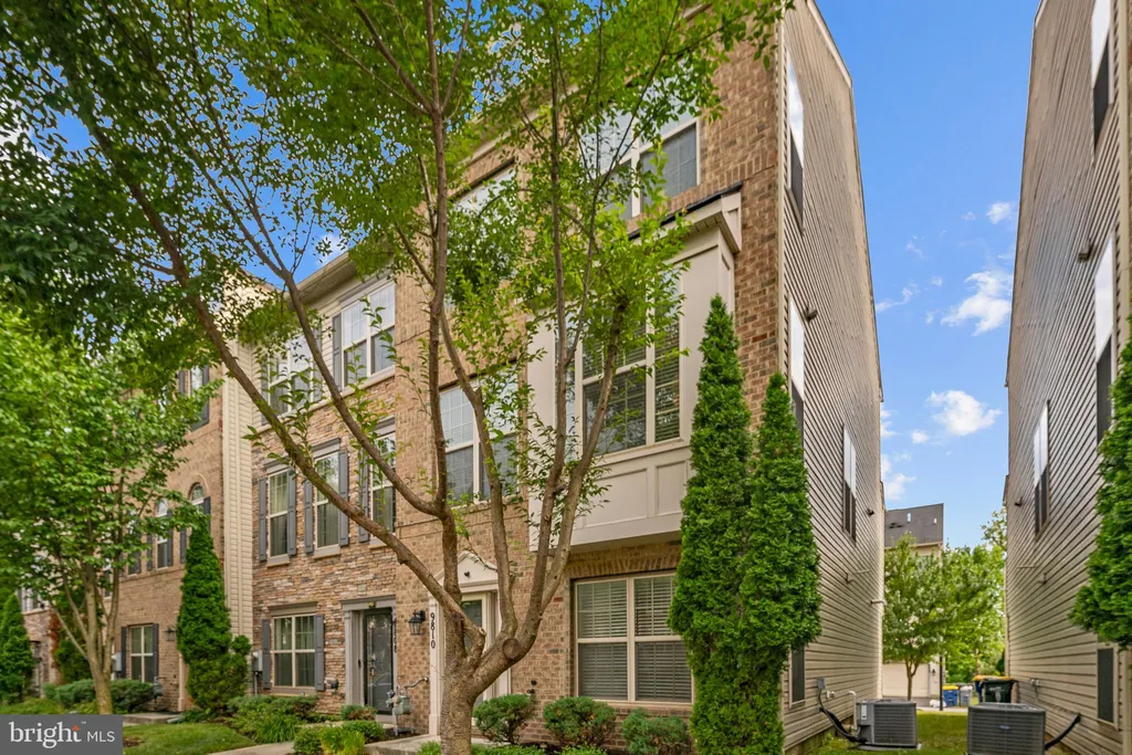 9810 Smithview Place, Lanham, MD 20706