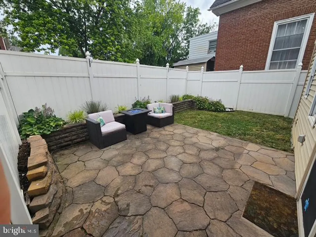 8 Broadway Street E, Union Bridge, MD 21791