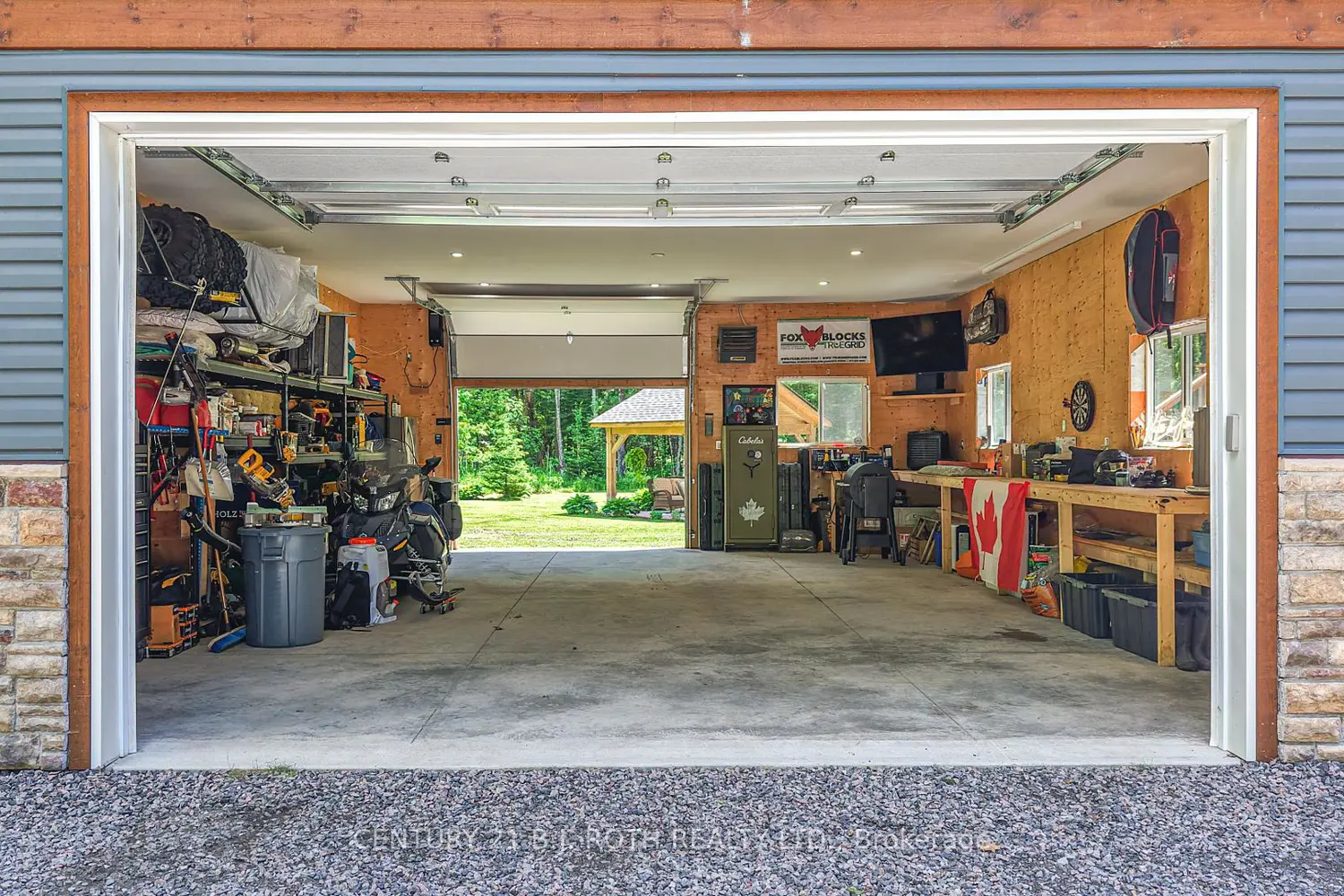 2833 Switch Road photo 2
