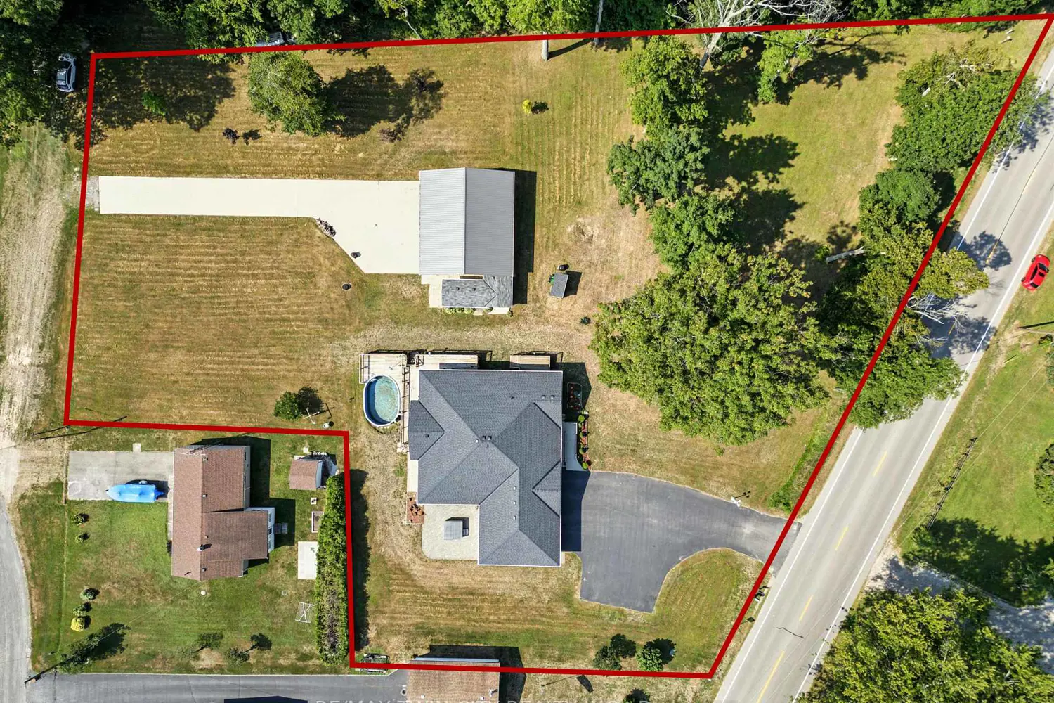 1026 Front Road photo 2