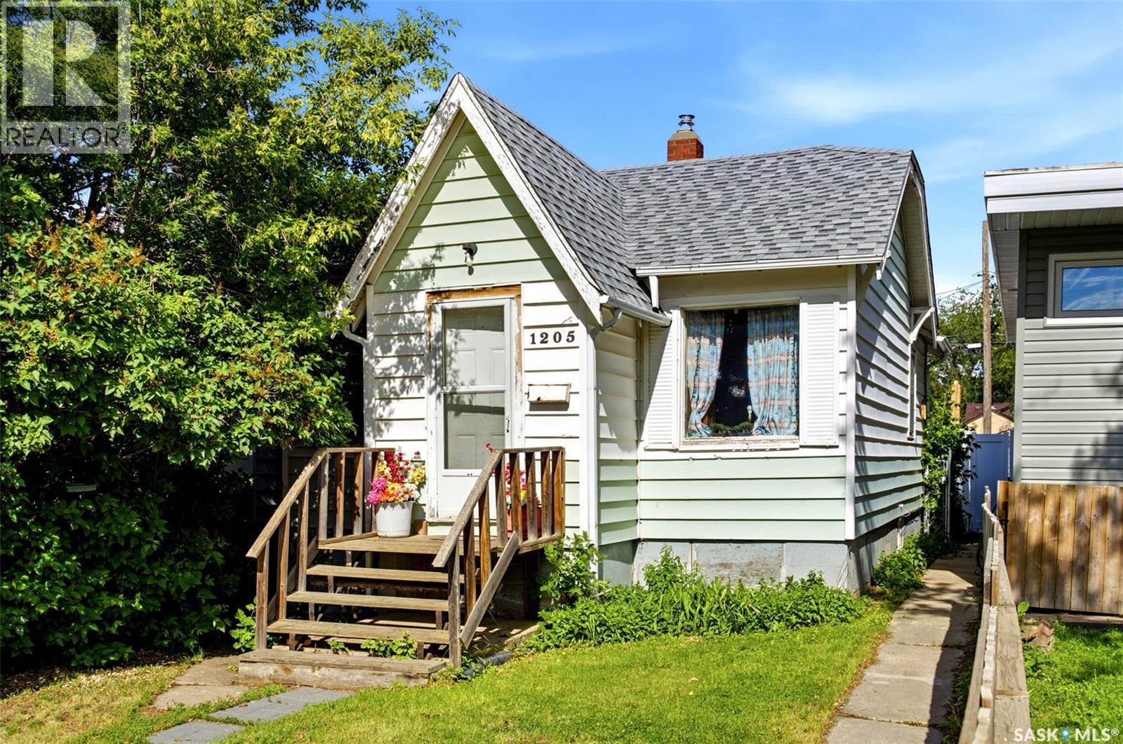 1205 Mctavish Street, Regina, SK, S4T3V8