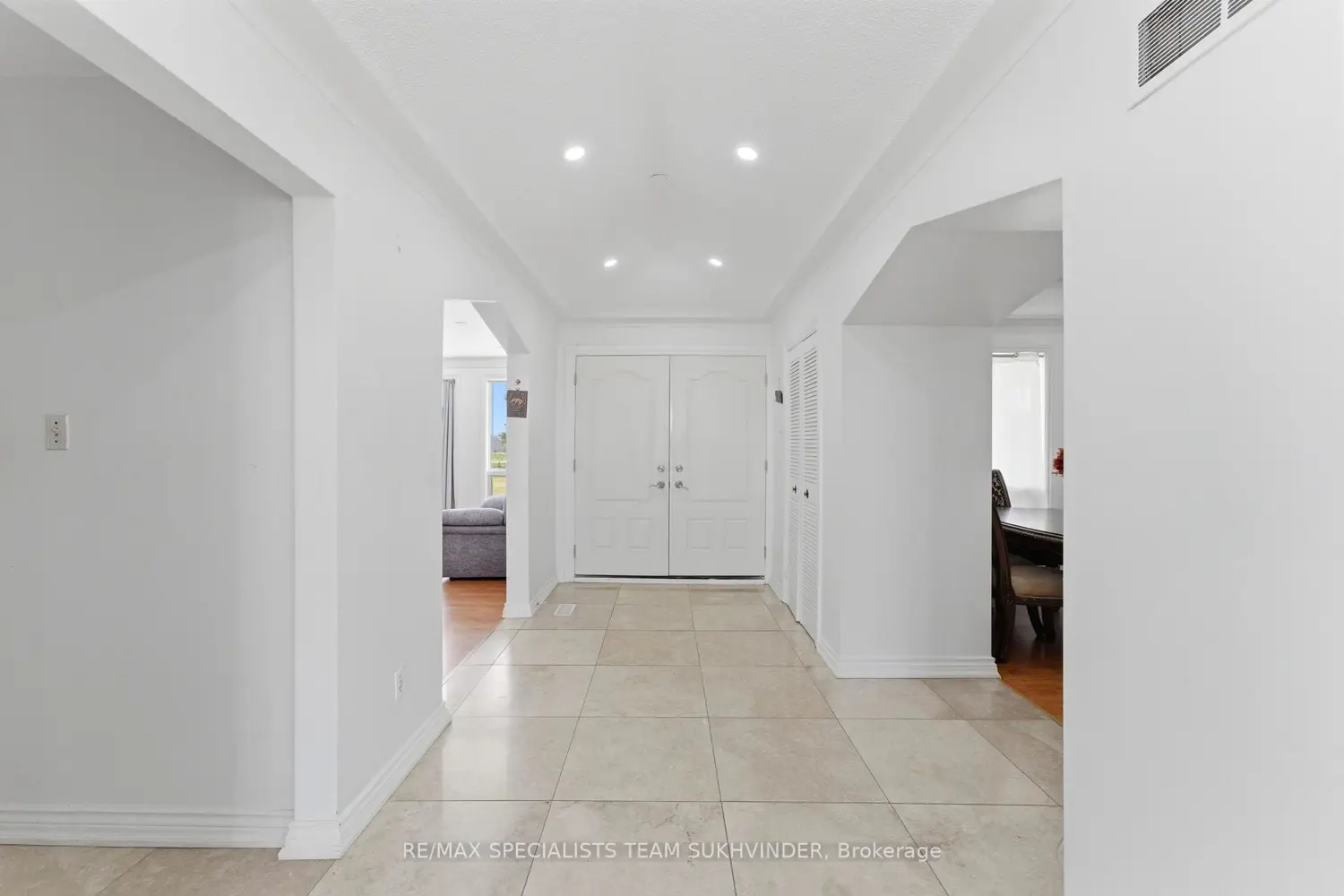 7236 Mayfield Road photo 2