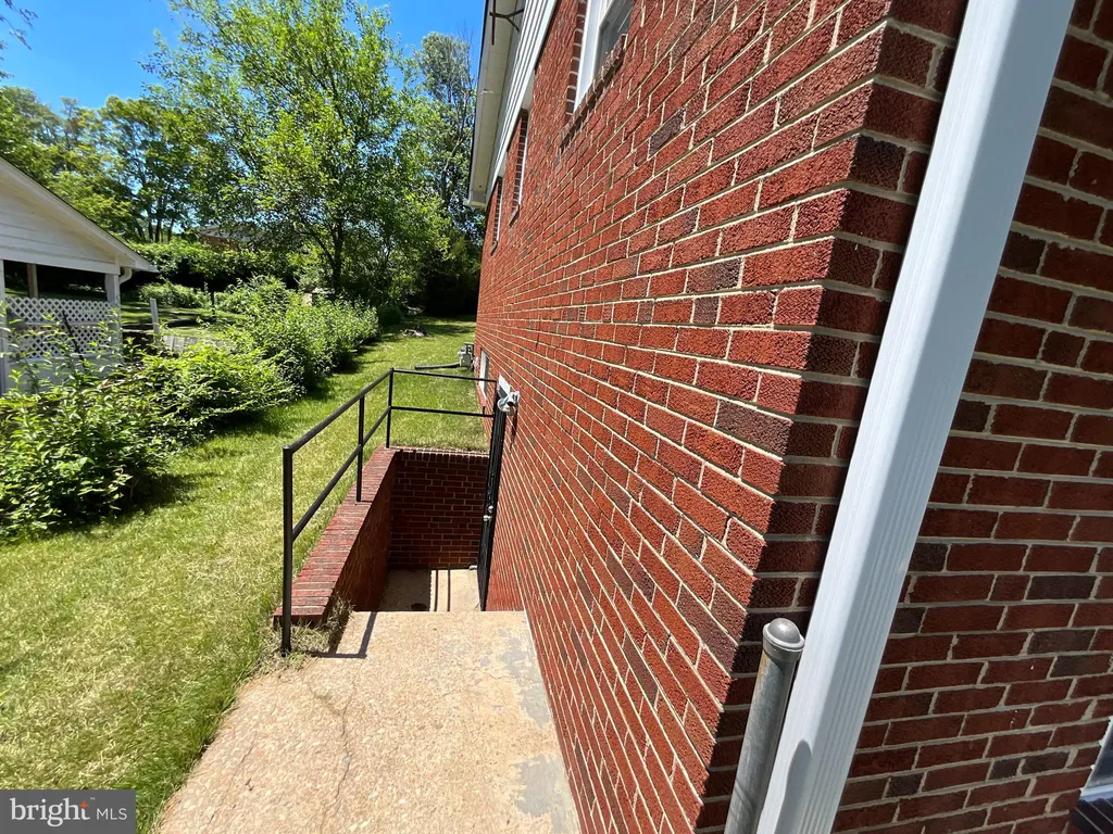 10708 Meadowhill Road, Silver Spring, MD 20901