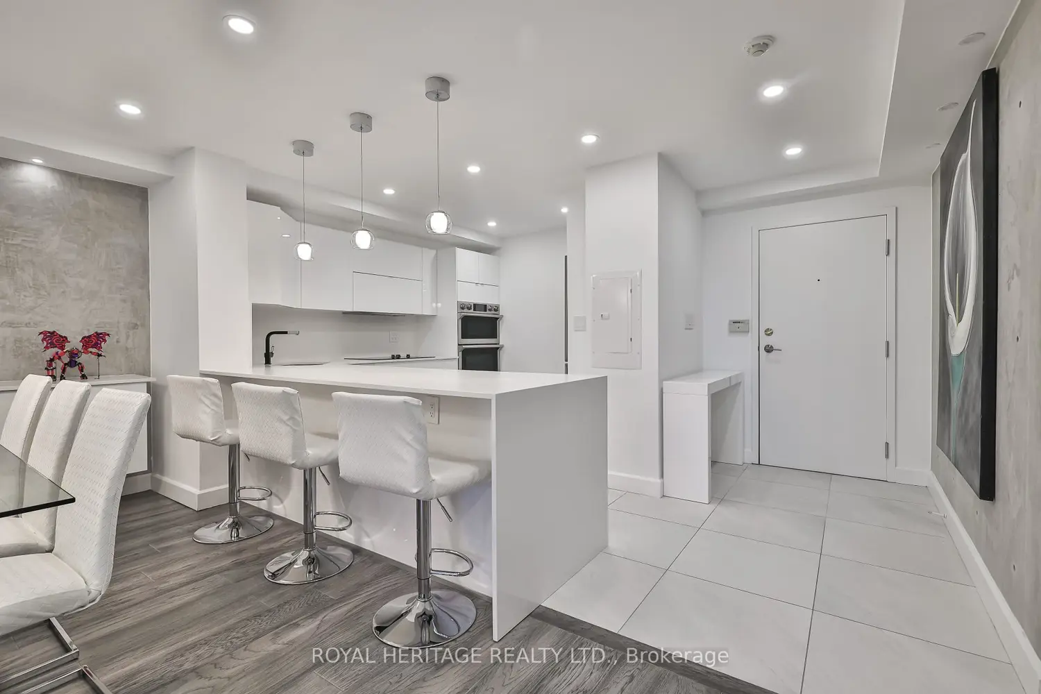 10 Torresdale Avenue 801
