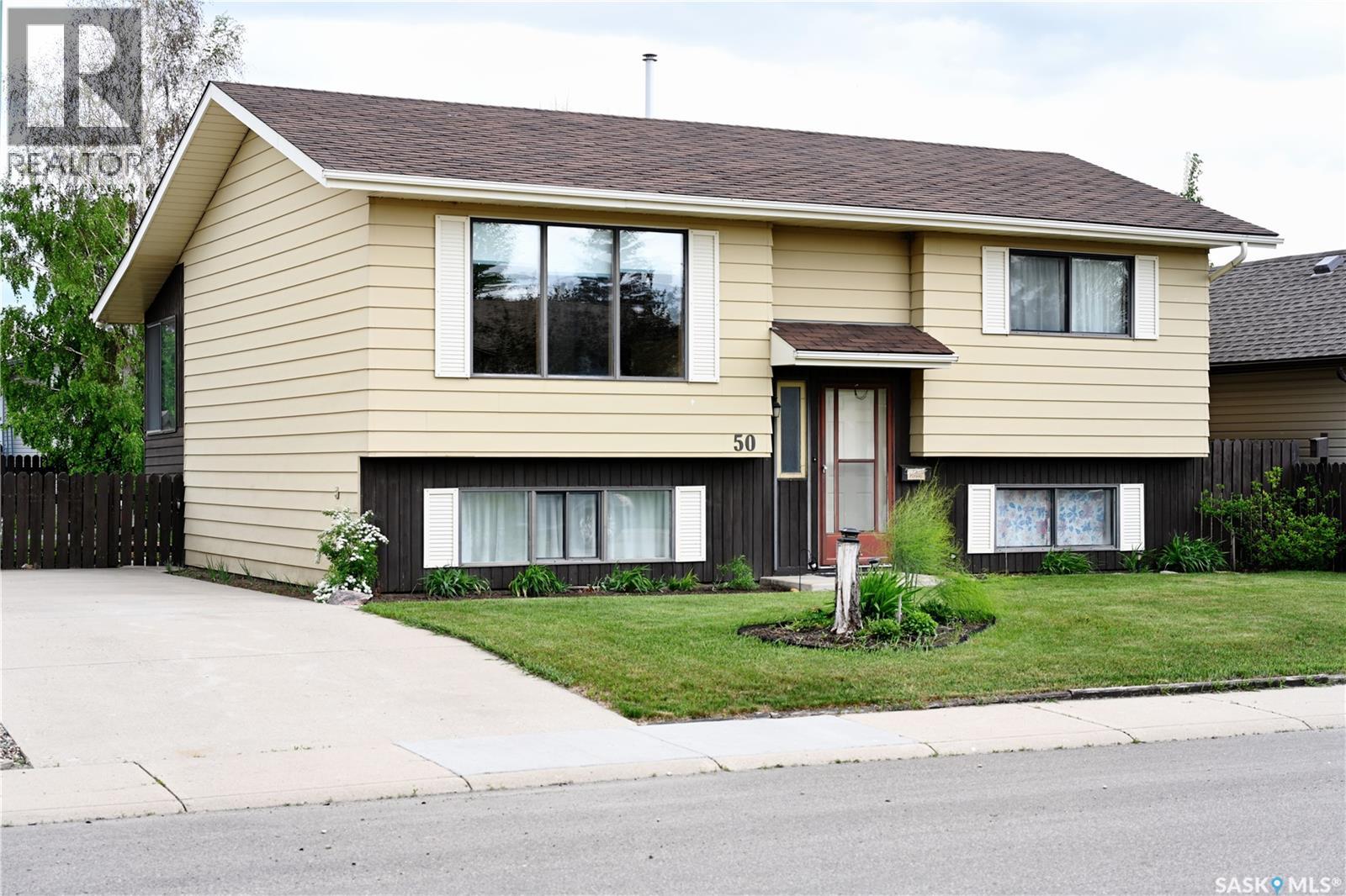 50 Robinson Crescent, Saskatoon, SK, S7L6N9