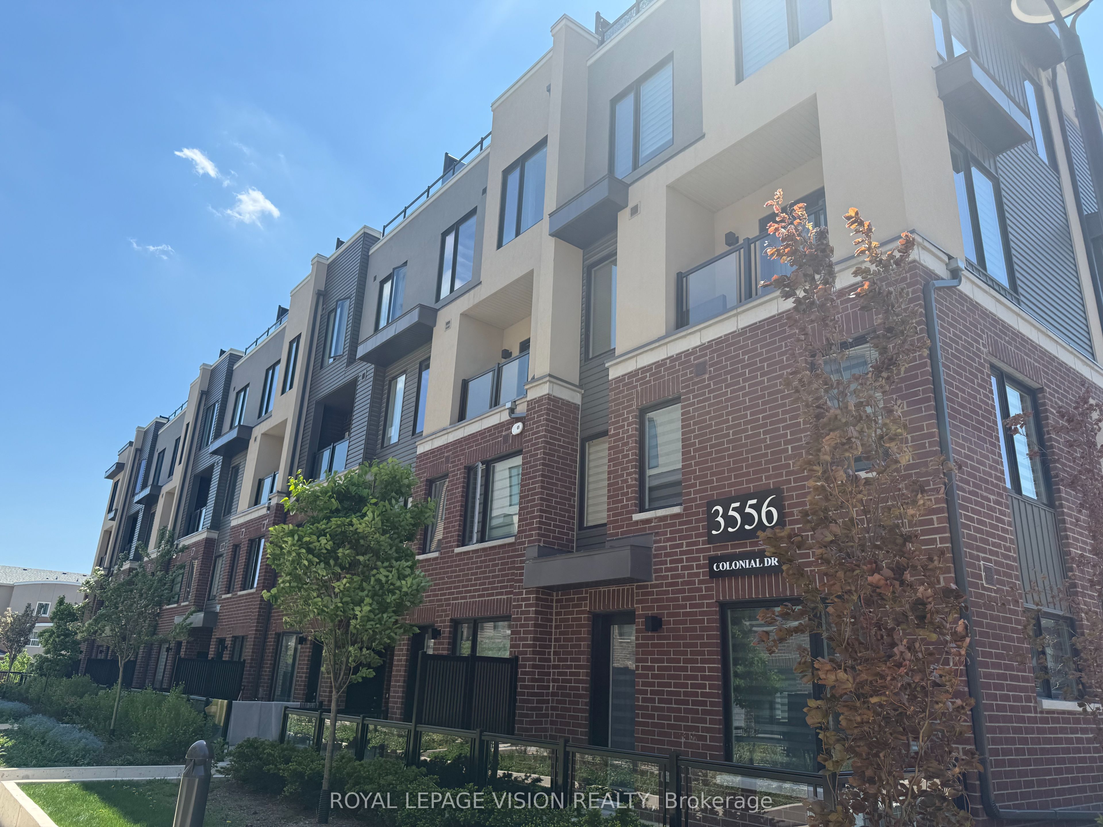 5-3556 Colonial Drive W, Mississauga, ON, L5L 0B9