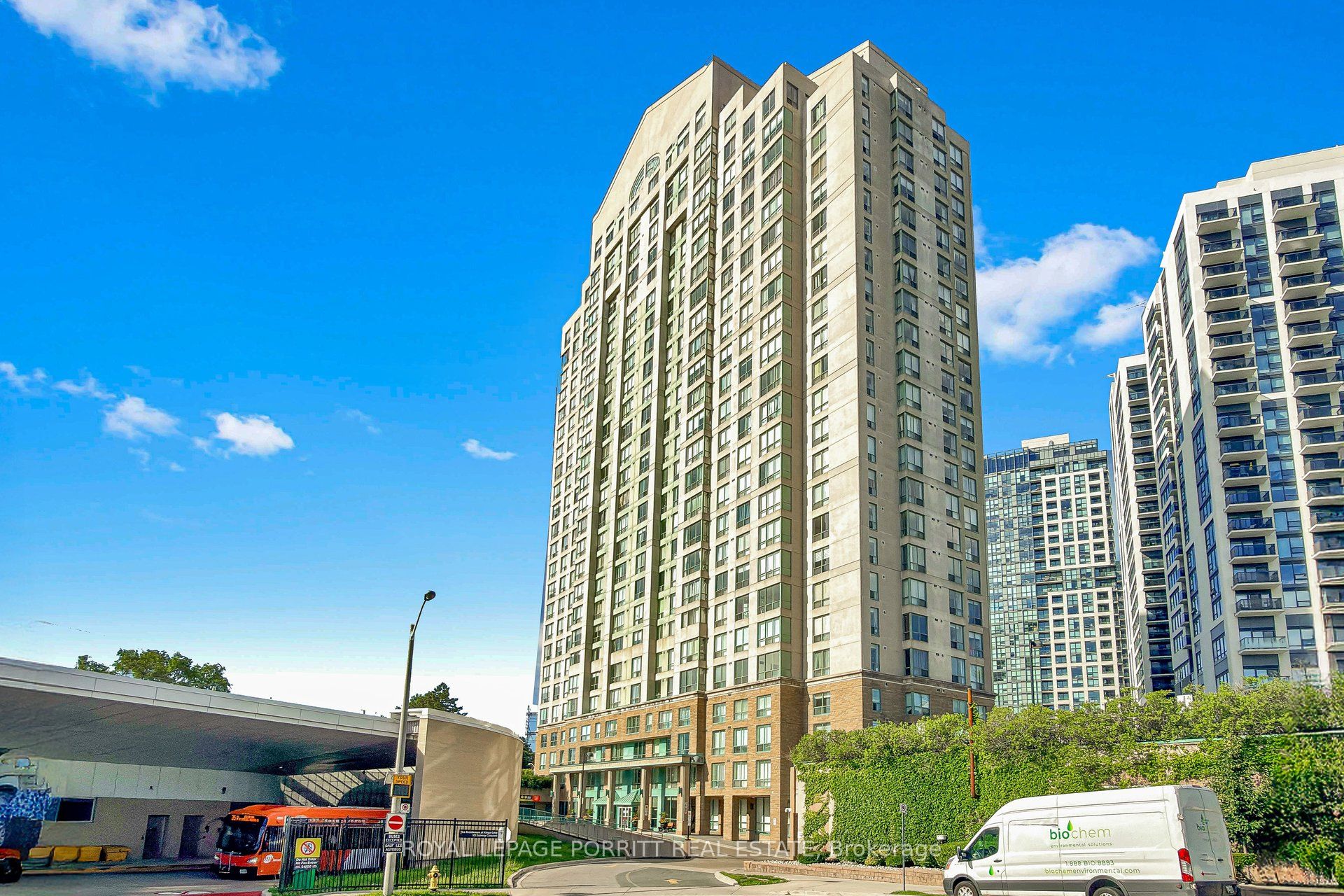 414-101 Subway Crescent, Toronto, ON, M9B 6K4