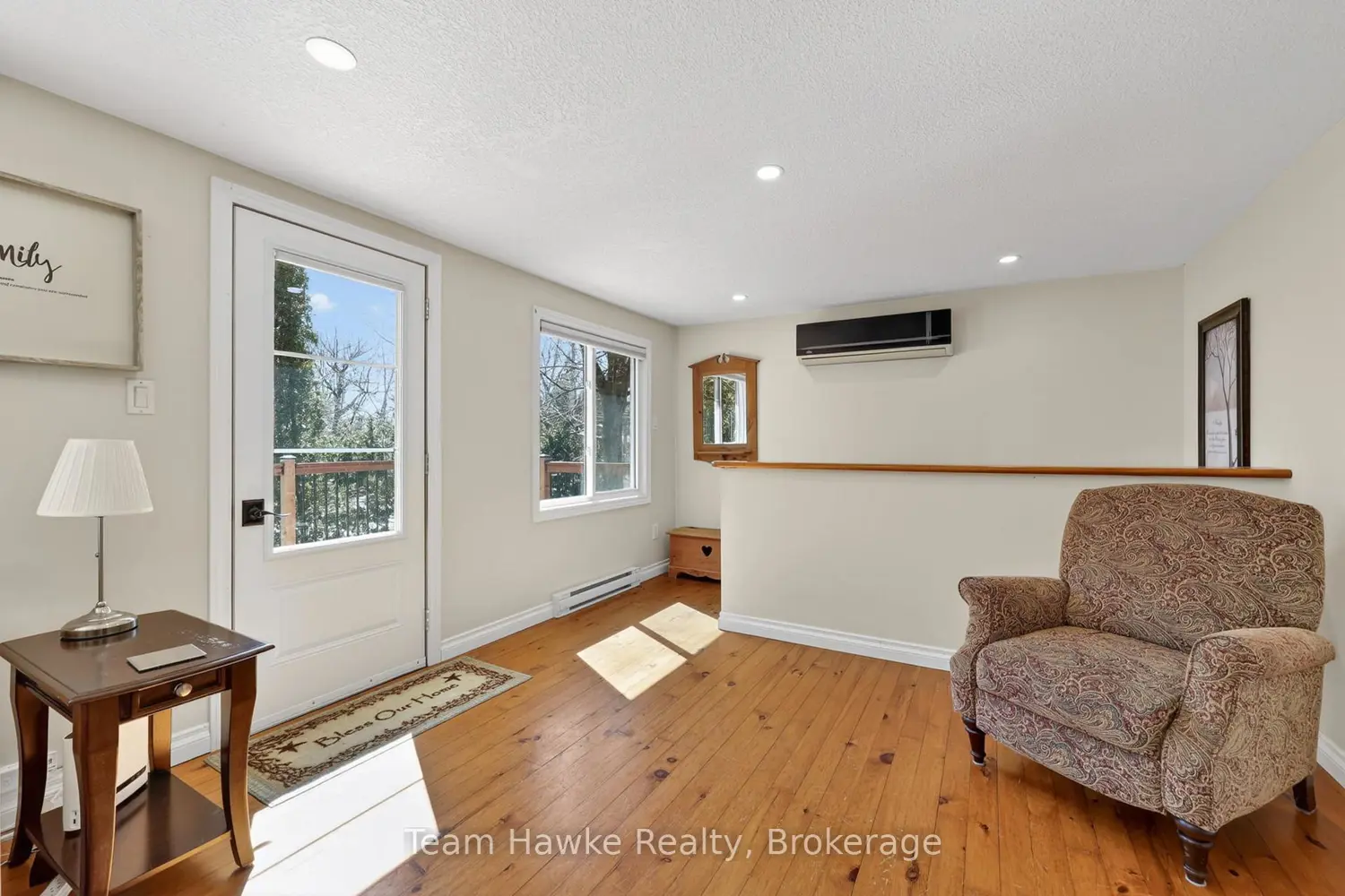 14 Sarna Drive photo 2
