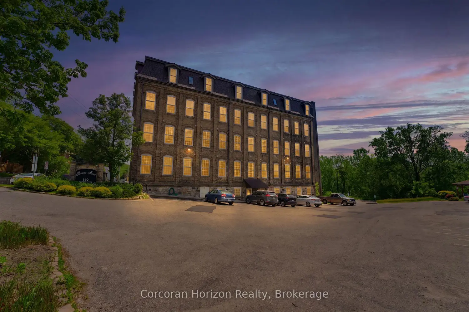 140 West River Street 301