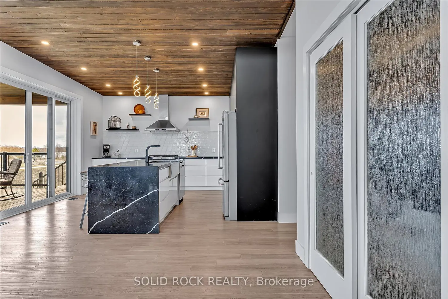 506 Catchmore Road photo 5
