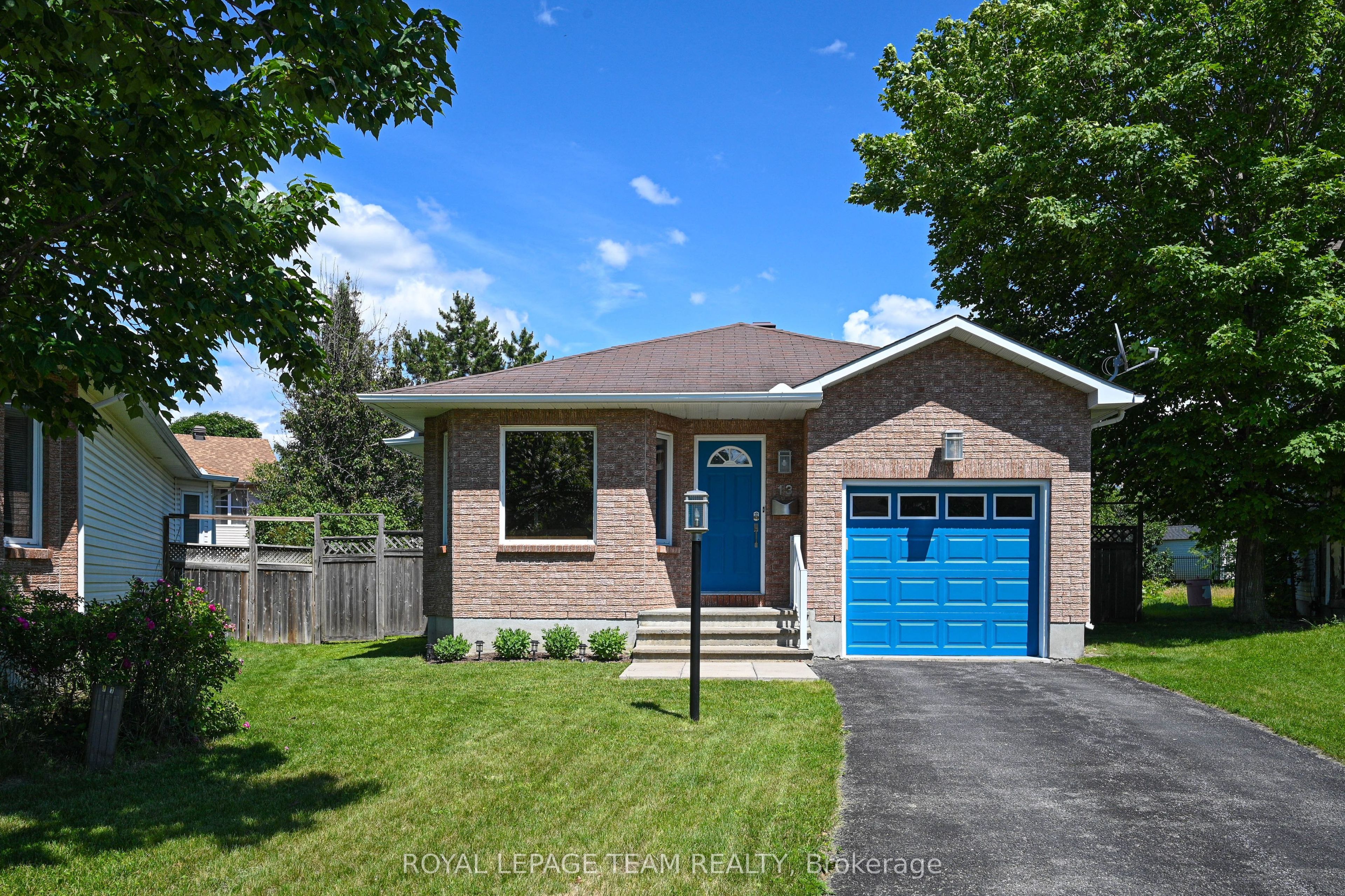 13 Candow Crescent, Ottawa, ON, K2S 1K6