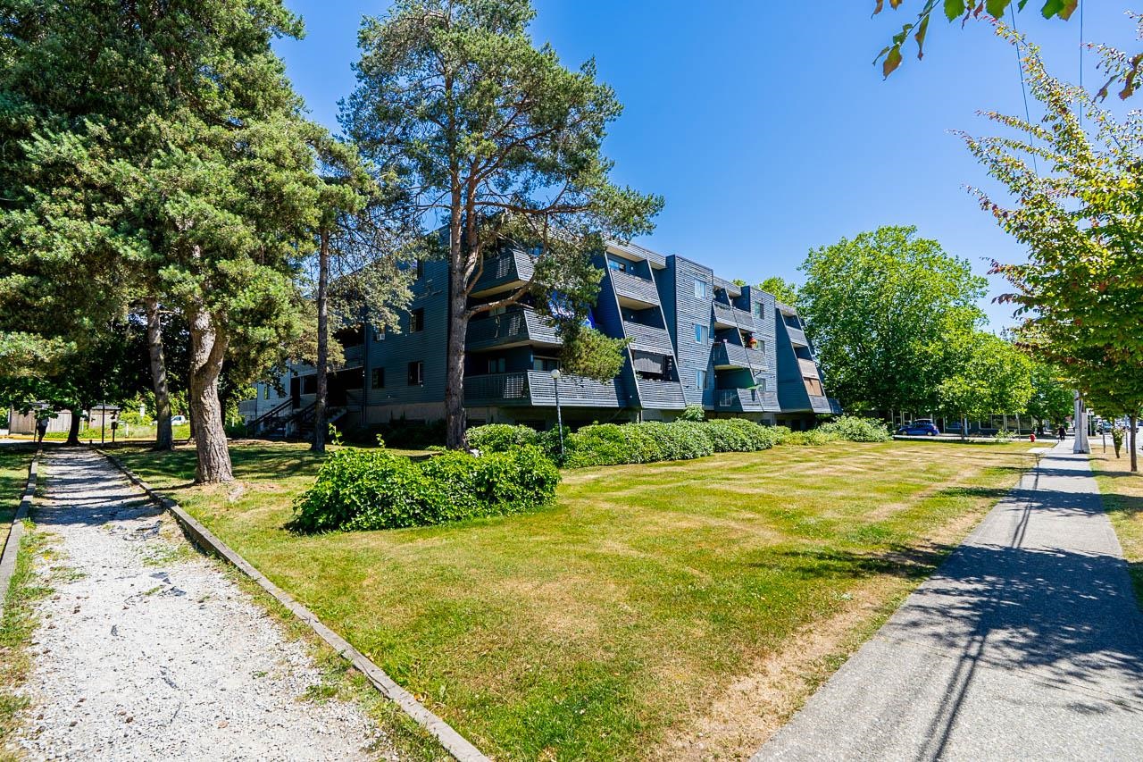 207-17661 58a Avenue, Surrey, BC, V3S 1N4