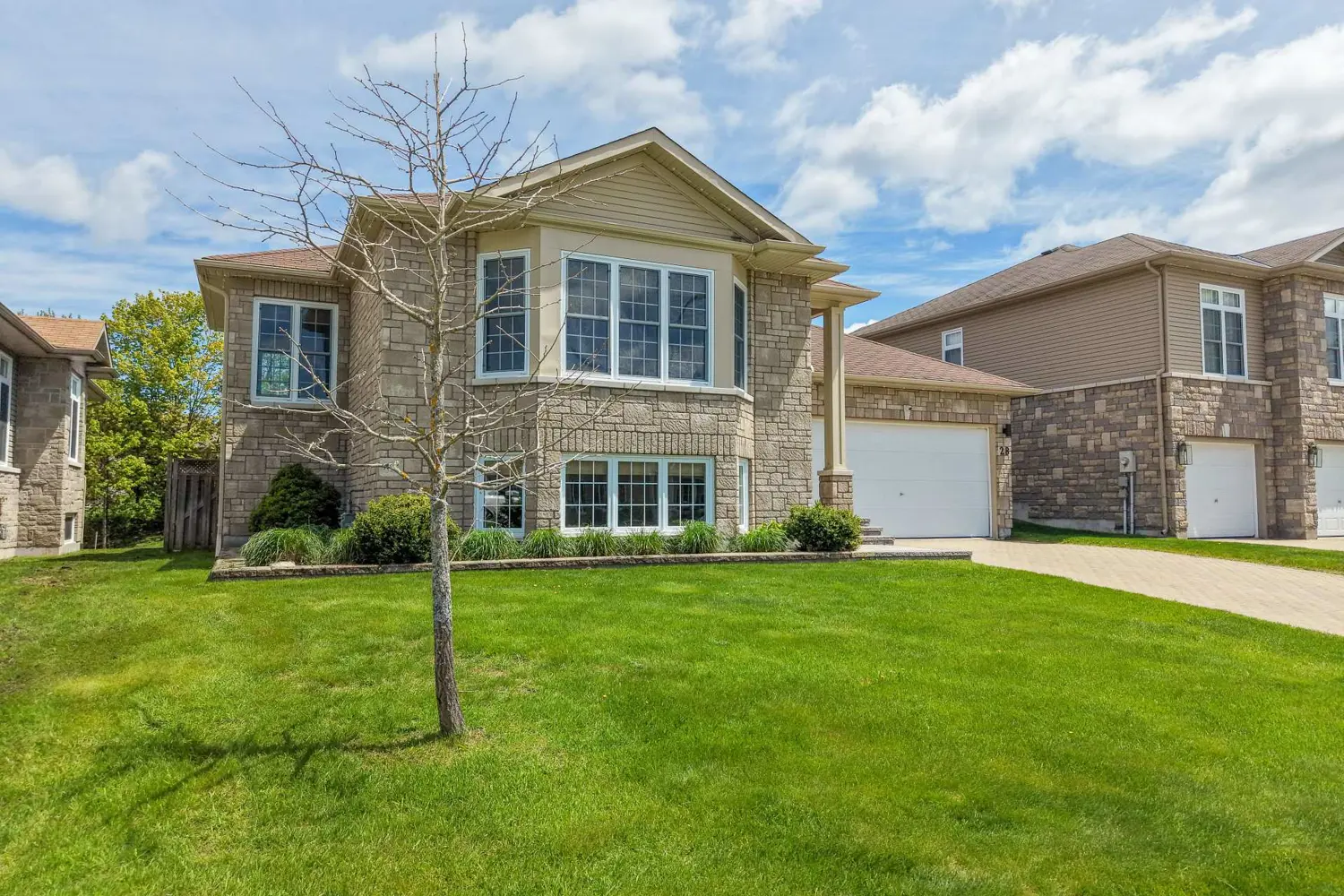 28 Stone Manor Drive photo 2