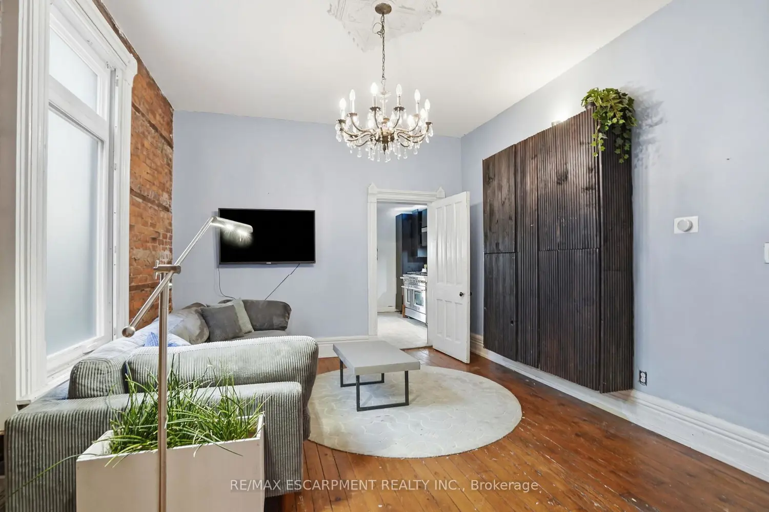 101 Victoria Avenue photo 5