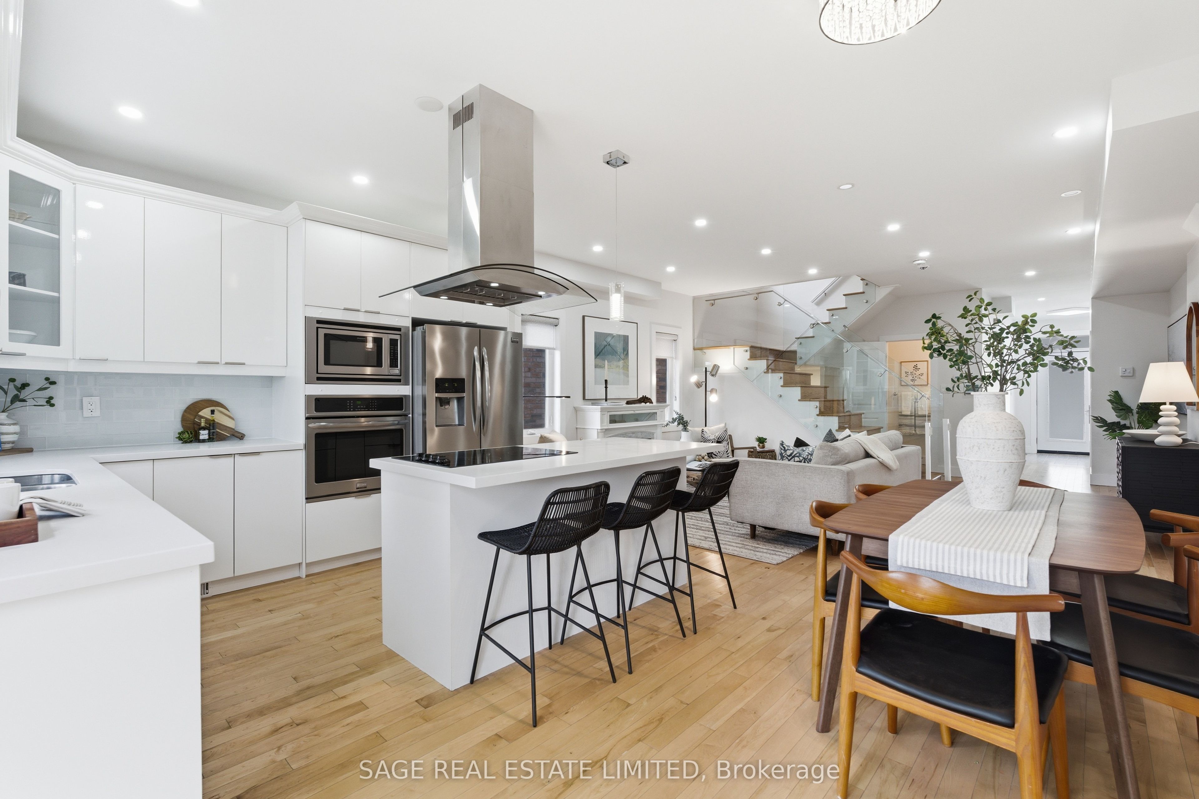 5A Adair Road, Toronto, ON, M4B 1V4