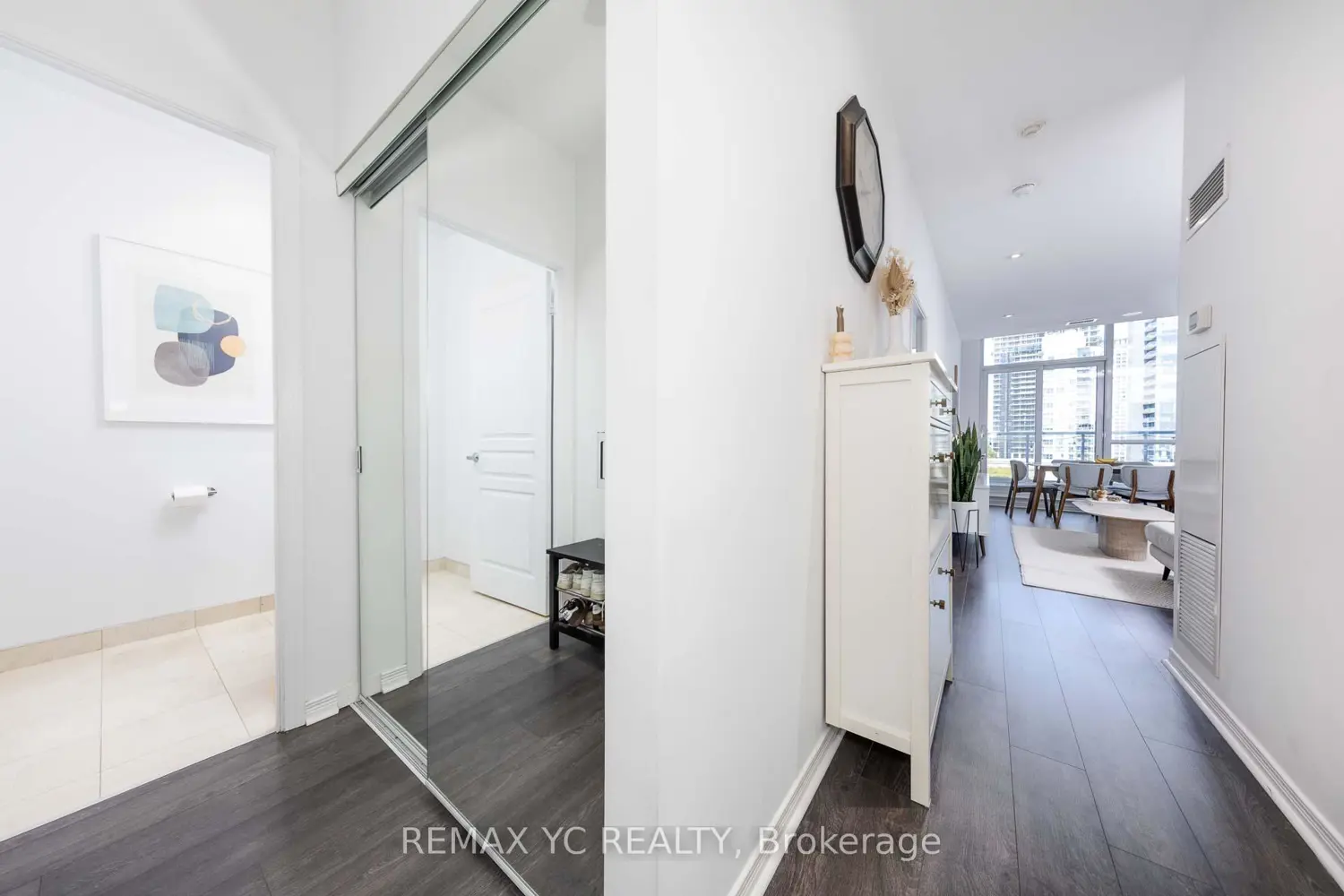 352 Front Street Ph09