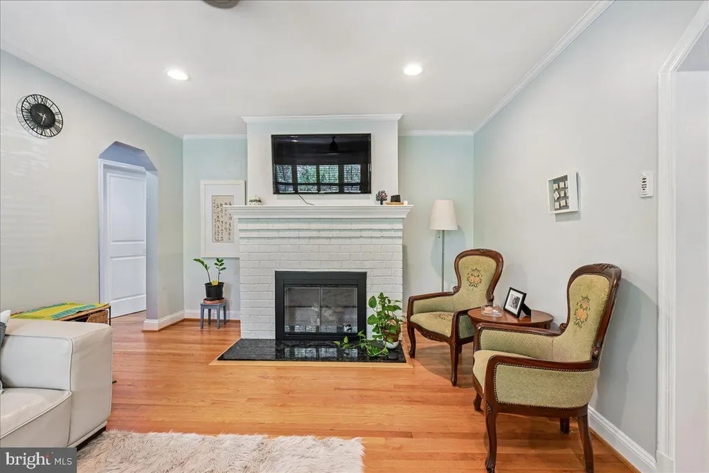 10211 Brookmoor Drive, Silver Spring, MD 20901 photo 3