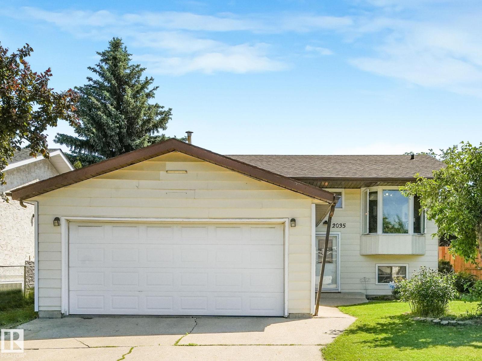 2035 49a Street NW, Edmonton, AB, T6L2W9